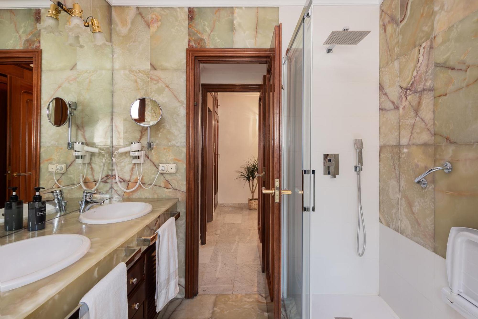 Encantadora Casa En El Casco Antiguo De Marbella Bagian luar foto